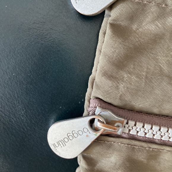 Baggallini crossbody - Picture 7 of 13